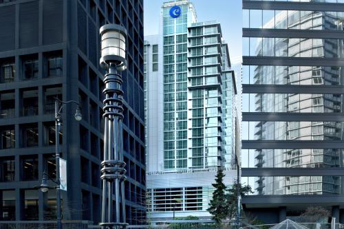COAST COAL HARBOUR HOTEL 001